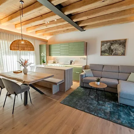 Divigna Hospitality - Prestige Vineyards Maison Villa