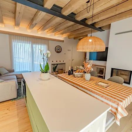 Divigna Hospitality - Prestige Vineyards Maison Villa