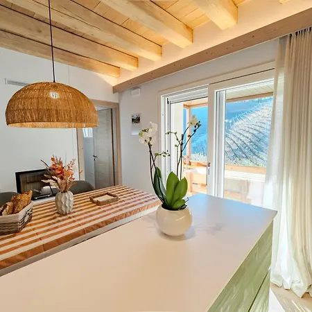 Divigna Hospitality - Prestige Vineyards Maison