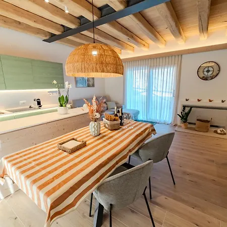 Divigna Hospitality - Prestige Vineyards Maison Villa