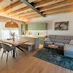 Divigna Hospitality - Vineyards Maison Villa