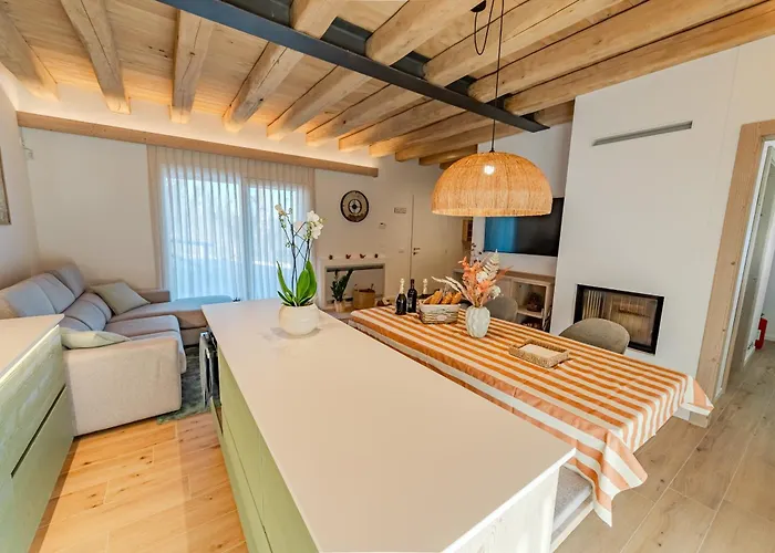 Divigna Hospitality - Vineyards Maison Villa