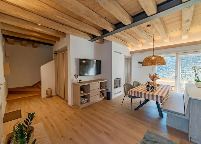 Divigna Hospitality - Vineyards Maison *